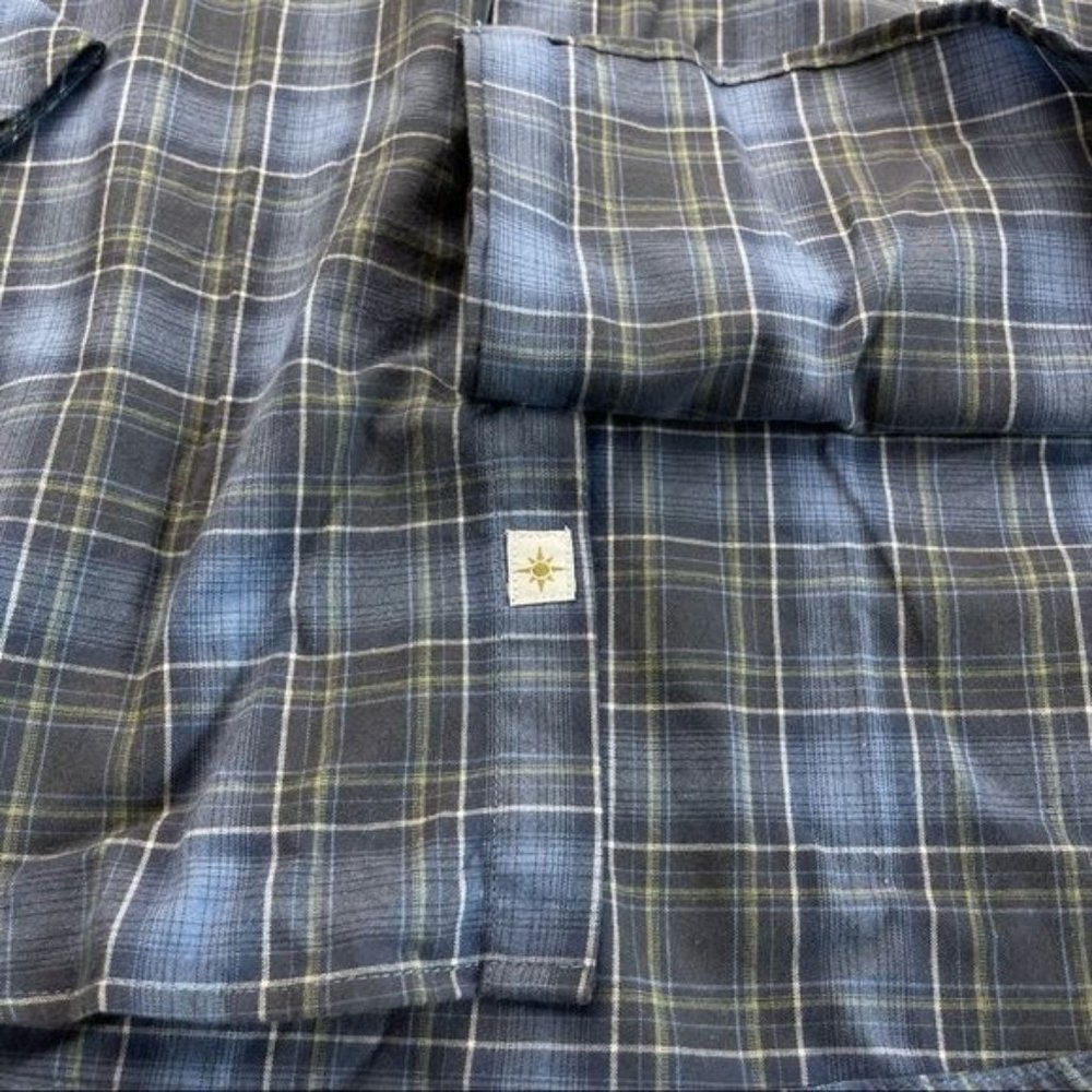 Coastaoro Blue Gray Plaid Long Sleeve Button Down Shirt Large - Picture 6 of 9